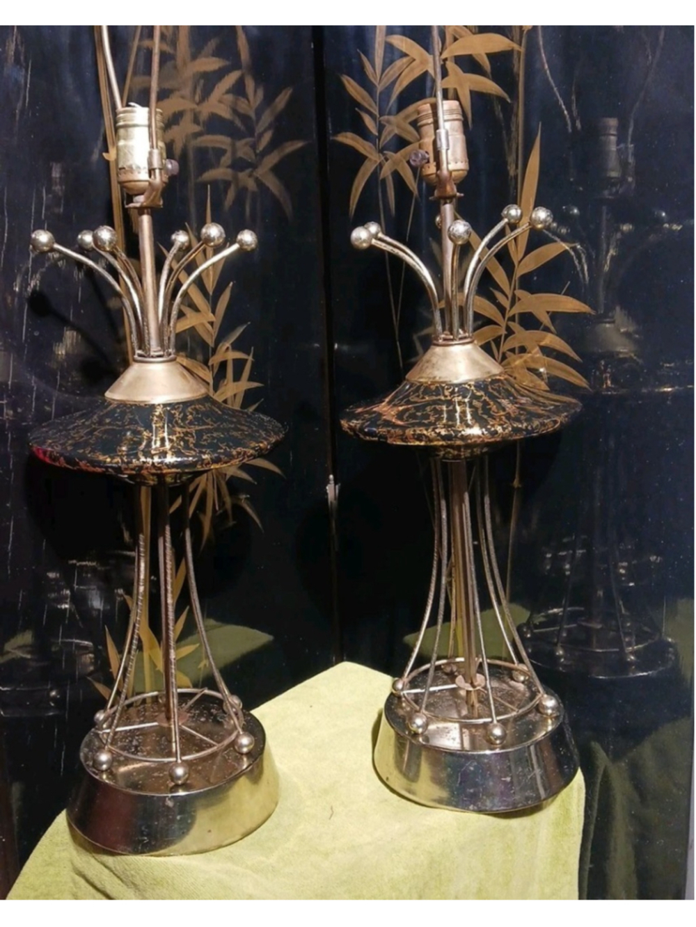 VTG MCM Atomic Sputnik Pair Of 2 Table Lamps Metal Brass Gold Black Regency